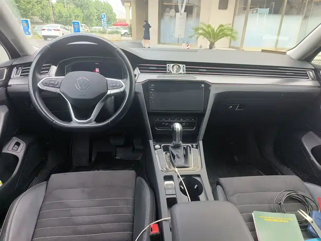 Volkswagen Magotan 2021 330TSI DSG 30th Anniversary Edition фото 13