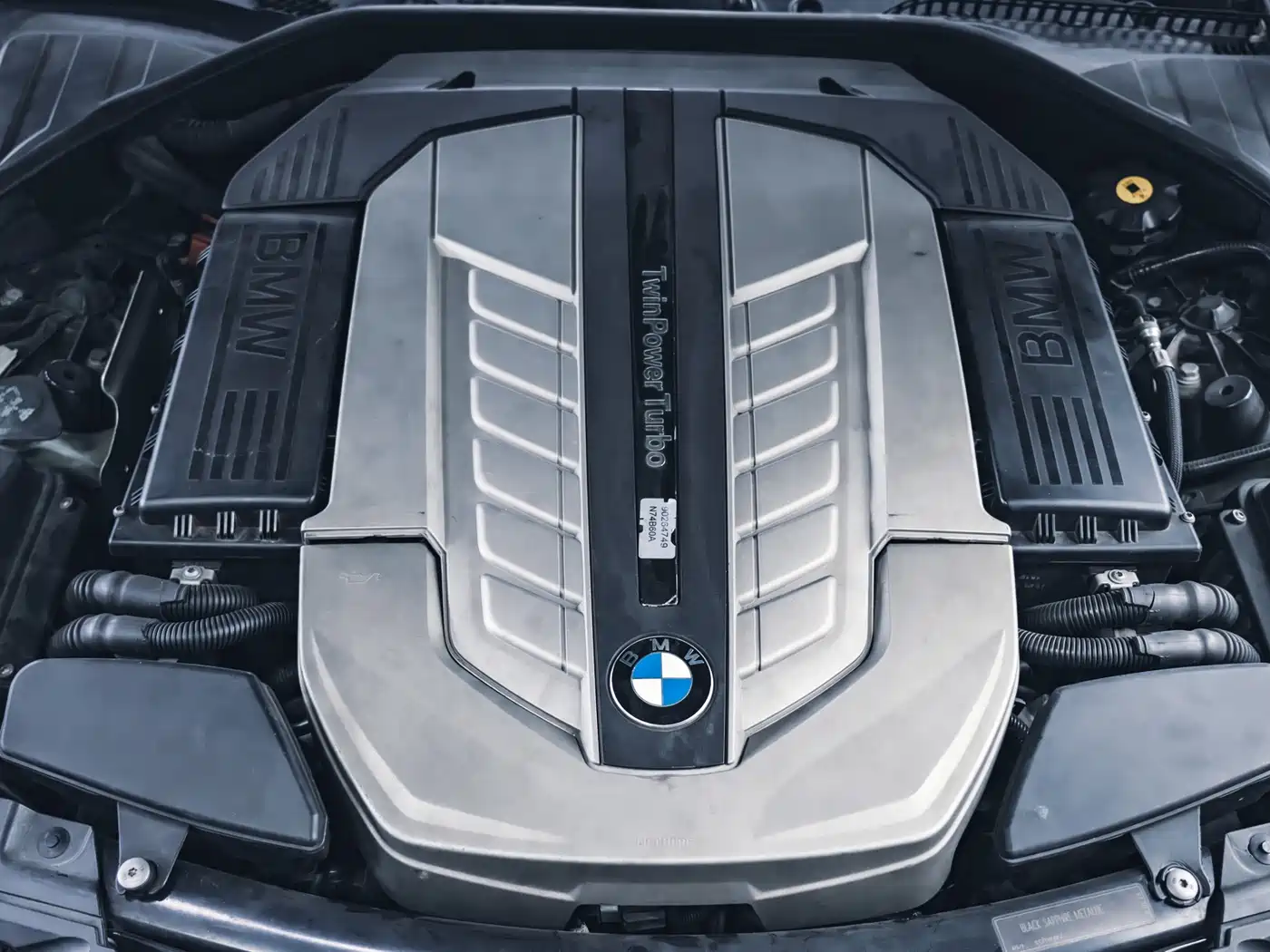 BMW 7 Series 2010 760Li фото 17