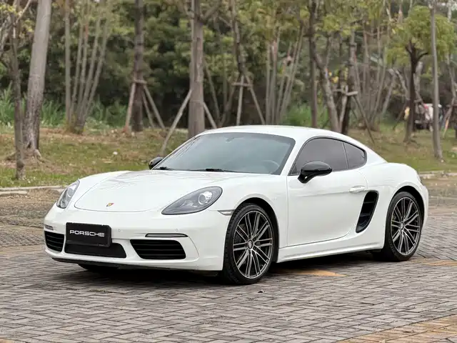PORSCHE 718