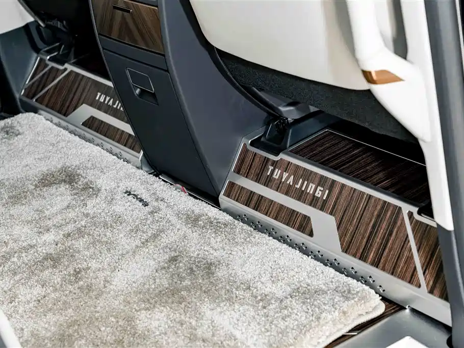 Lexus LM 2026 2025 Model 500h Six-Seater Prestige Edition