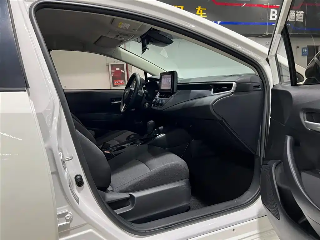 Toyota Corolla 2021 TNGA 1.5L CVT Pioneer Edition фото 17