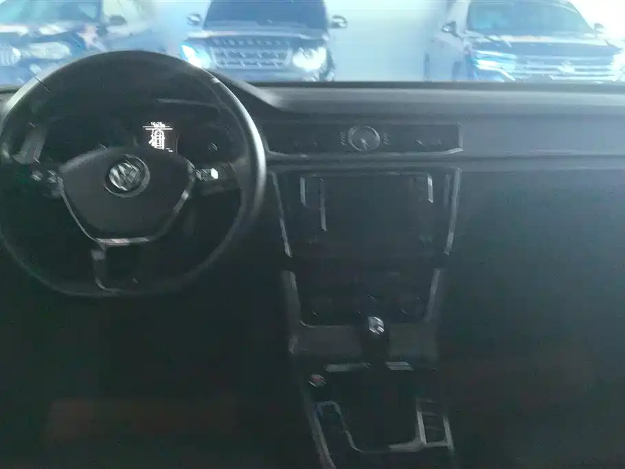 Volkswagen Passat 2017 330TSI DSG Prestige фото 12