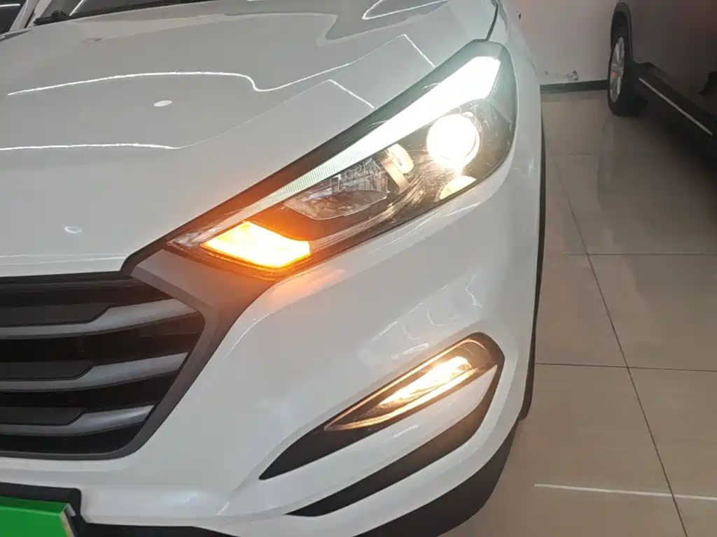Hyundai Tucson 2015 2015 1.6T Dual Clutch 2WD Leading