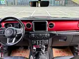 Фото 13 - Jeep Wrangler