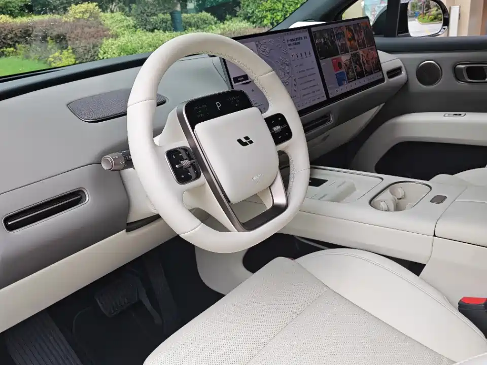 Li Auto i6 2026 2025 2WD Base Model
