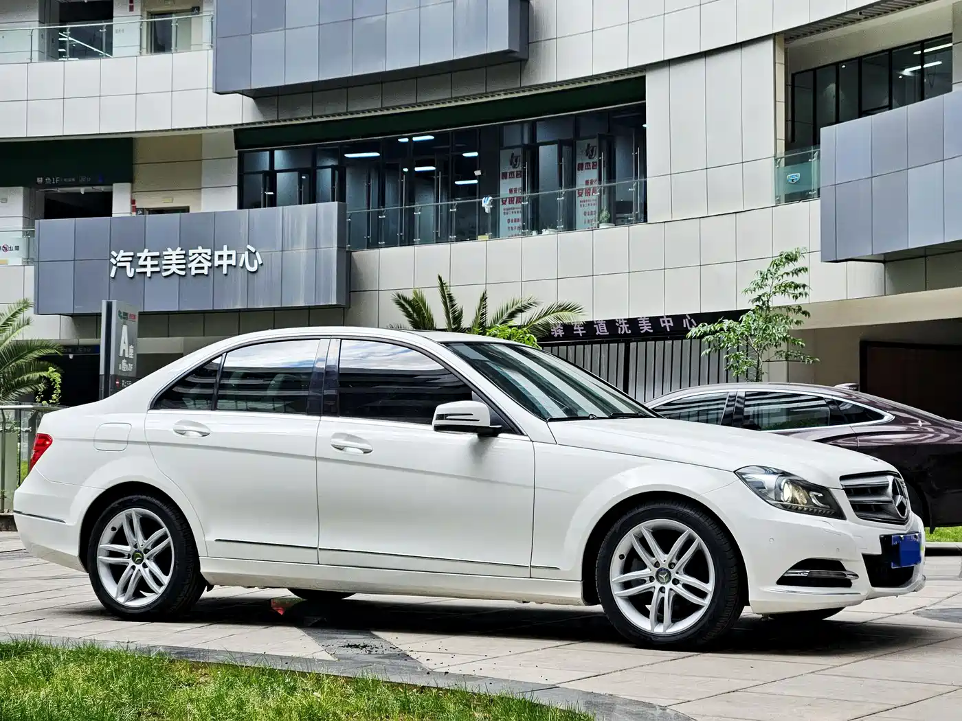 Mercedes-Benz C-Class 2013 C 260 CGI Fashion Edition фото 3