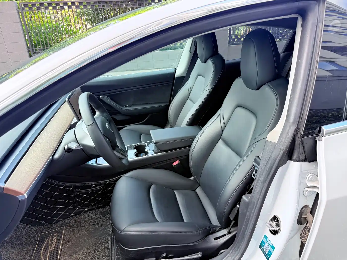 Tesla Model 3 (Import) 2019 2019 Long Range RWD Version