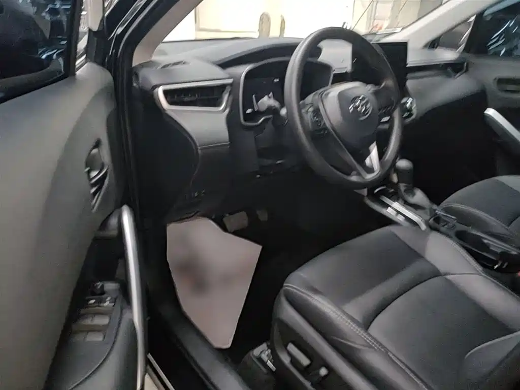 Toyota Frontlander 2024 2.0L CVT Elite Plus Edition фото 15