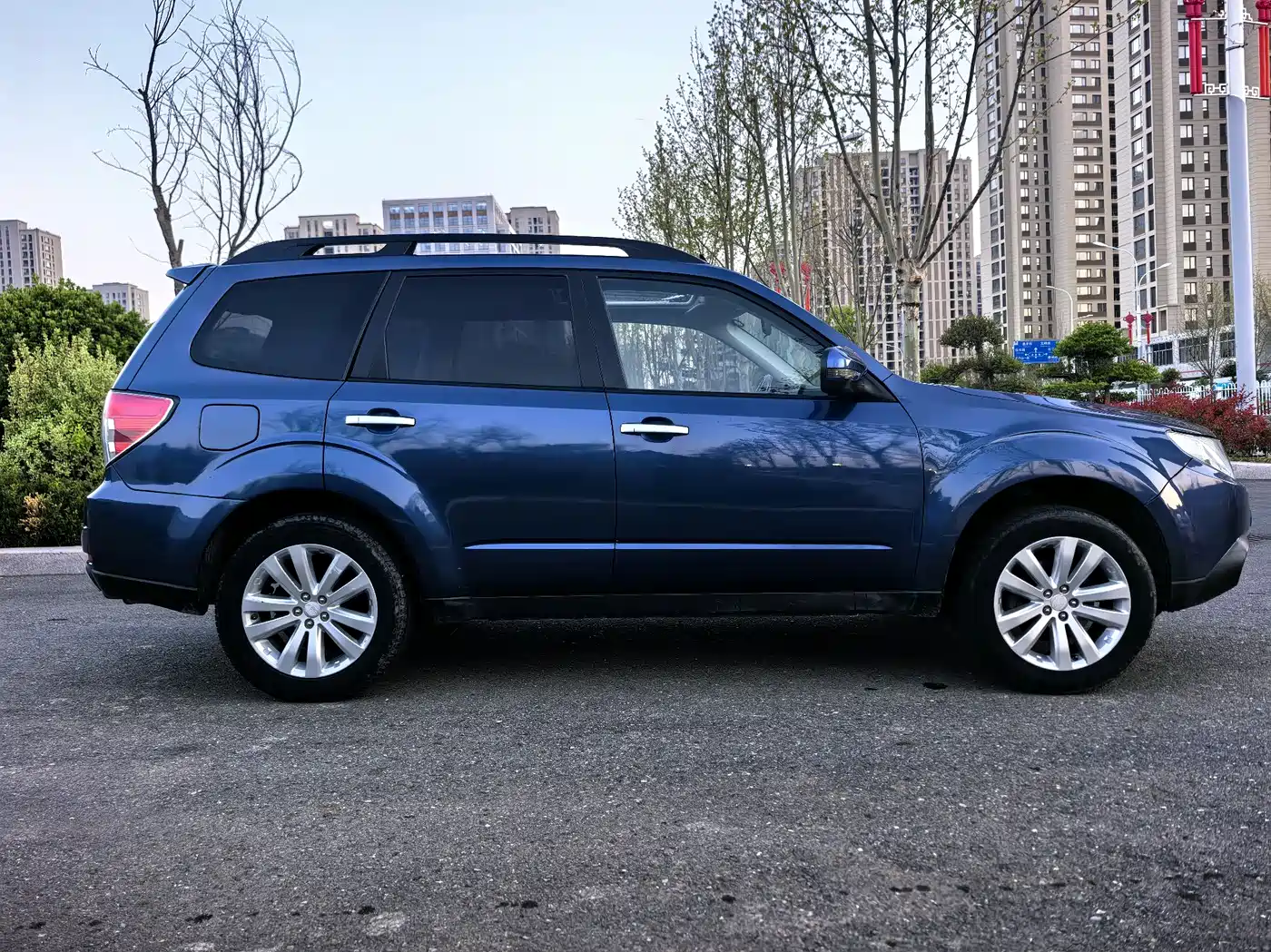 Subaru Forester 2011 2.5XS Automatic Luxury Edition фото 5