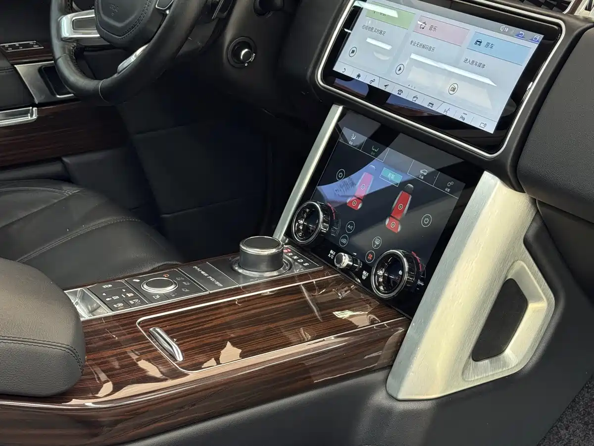 Фото 9 - Land Rover Range Rover