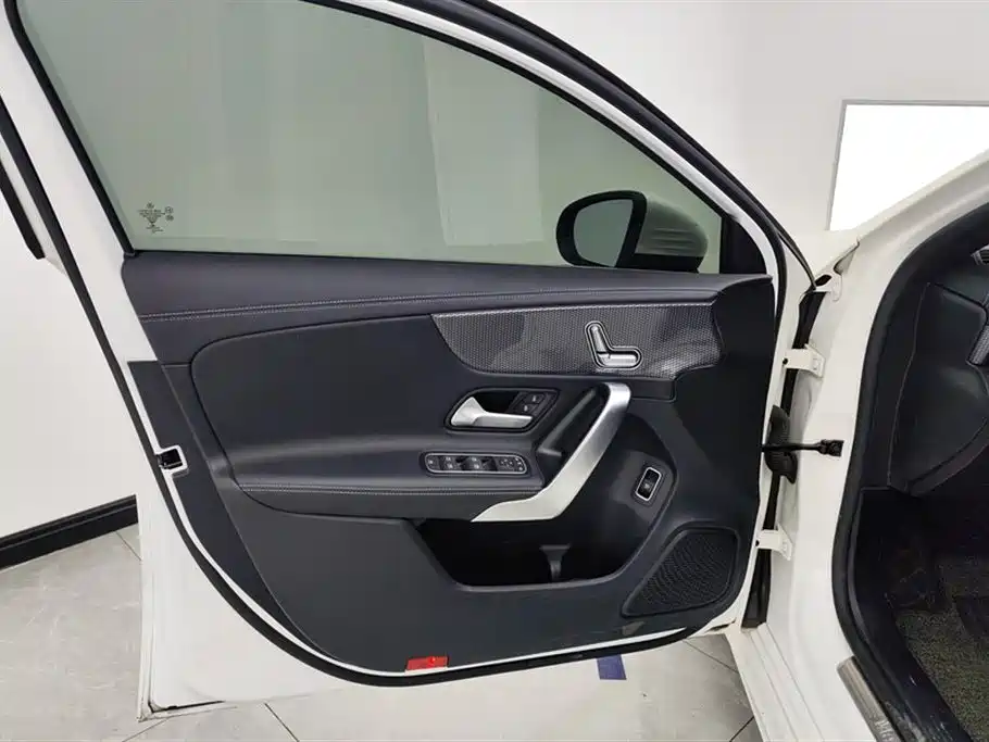 Mercedes-Benz A-Class 2022 Facelift A 200 L Sport Sedan Fashion Style фото 7