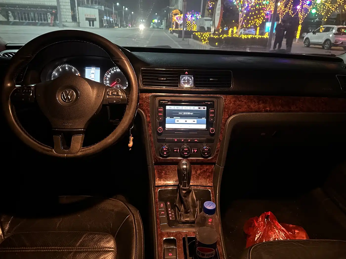 Volkswagen Passat 2011 1.8TSI DSG Royal Edition фото 9