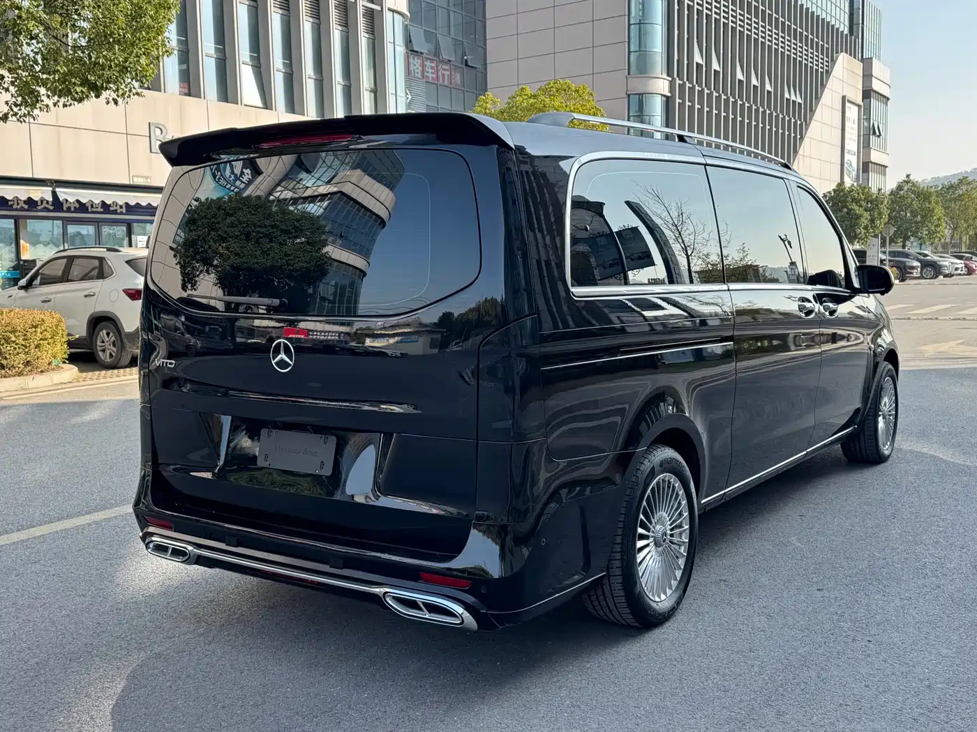 Mercedes-Benz Vito 2023 2.0T Elite 7-Seater фото 6