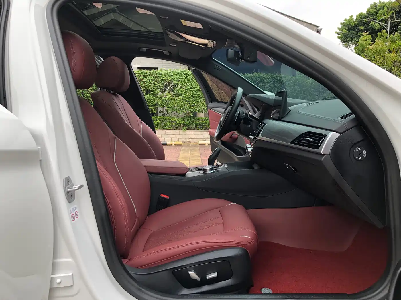 BMW 5 Series 2023 530Li Leading M Sport Package фото 15
