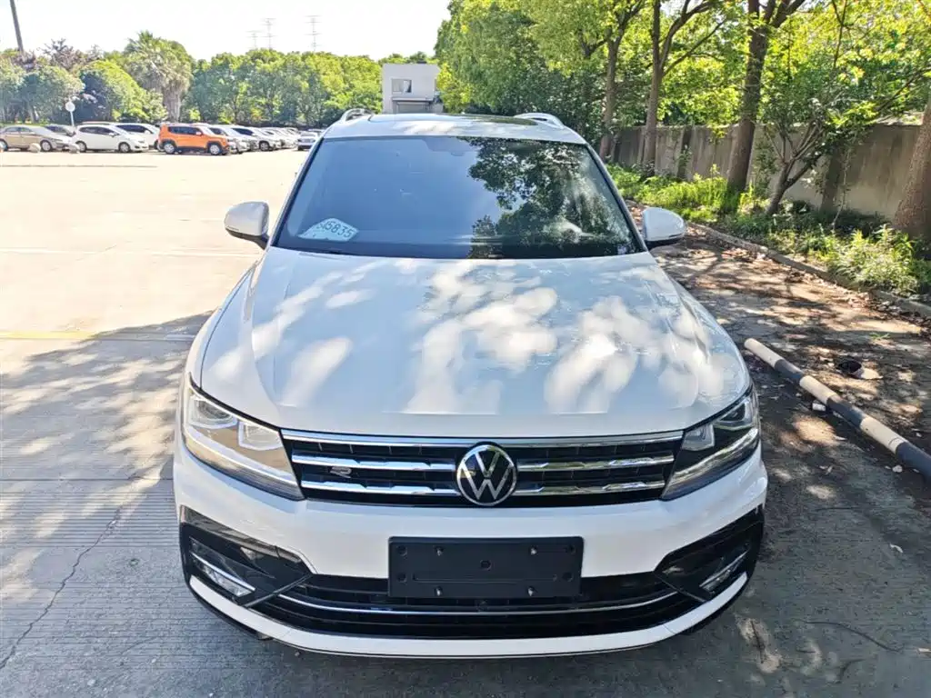 Volkswagen Tiguan L 2021 330TSI Automatic 2WD R-Line Premium фото 3