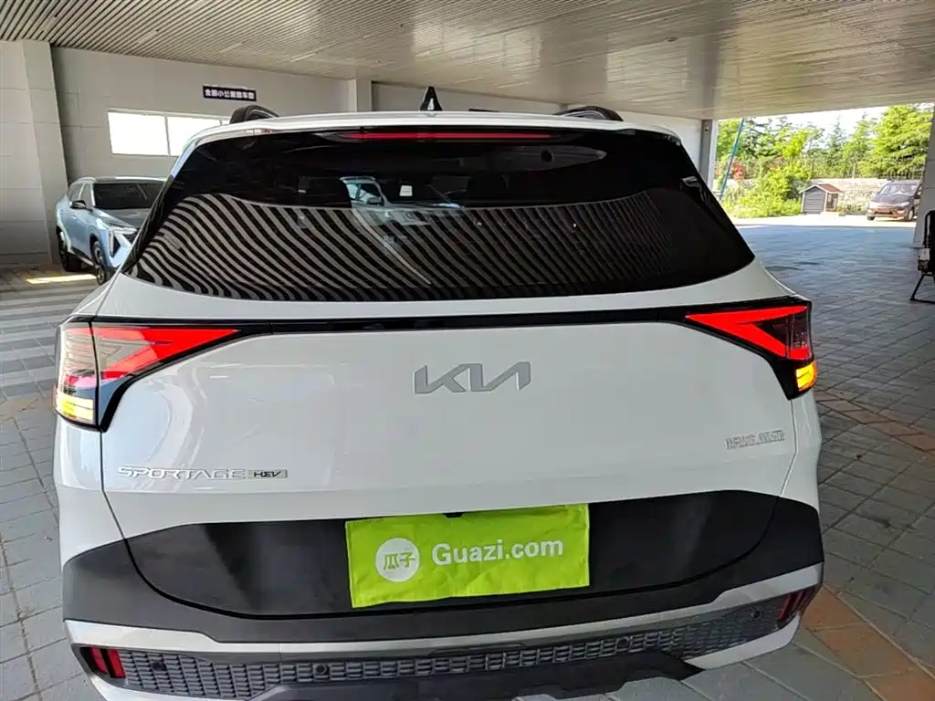 Kia Sportage 2023 2.0L HEV 2WD Flagship Edition фото 6