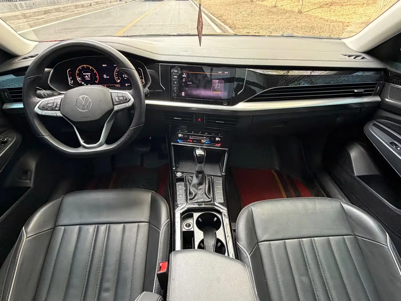 Volkswagen Passat 2022 330TSI Elite Edition фото 8