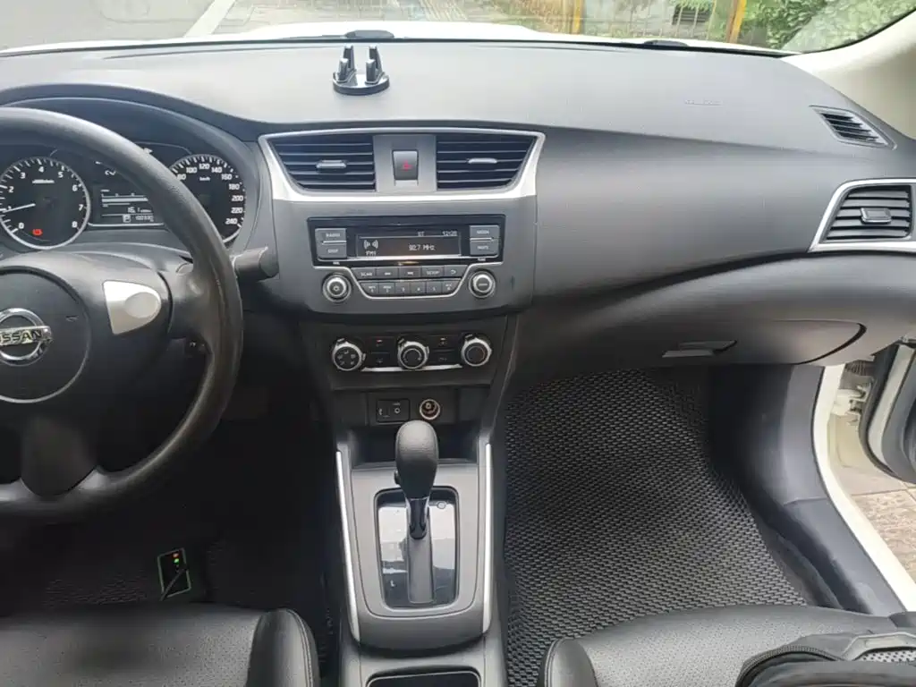 Фото 13 - Nissan Sylphy