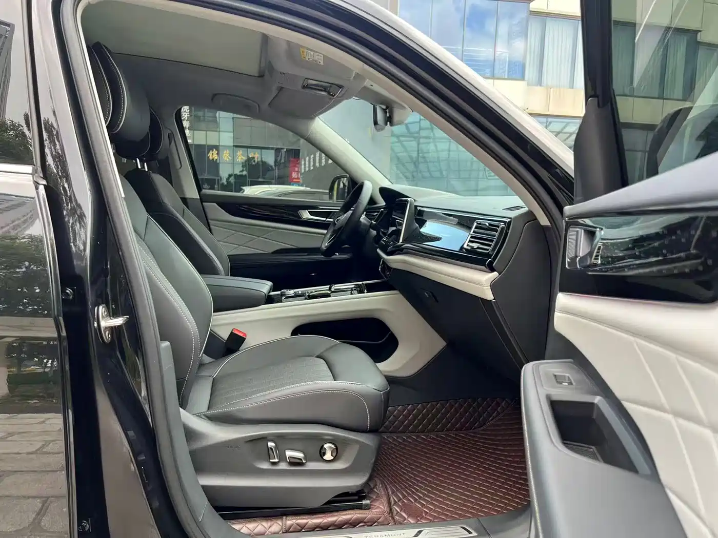 Volkswagen Teramont 2023 380TSI AWD Premium Luxury Edition фото 27