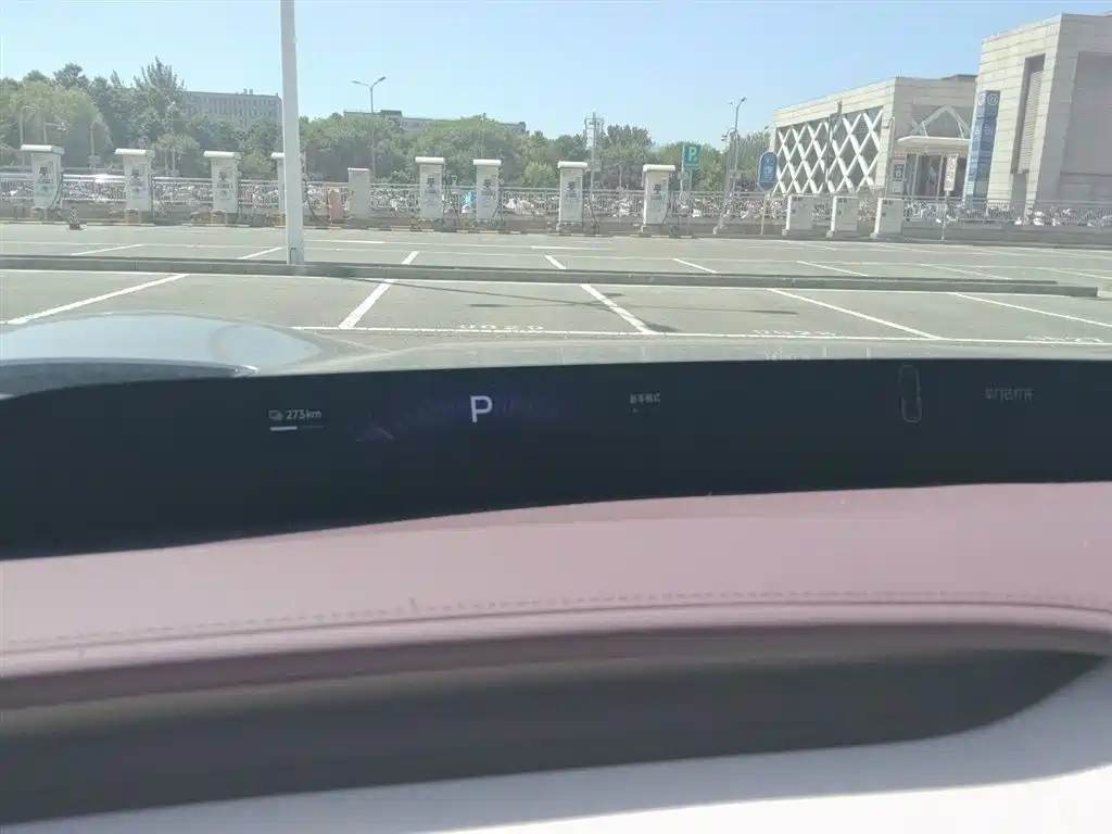 Xiaomi Auto Xiaomi YU7 2025 Extended Range AWD Pro фото 7