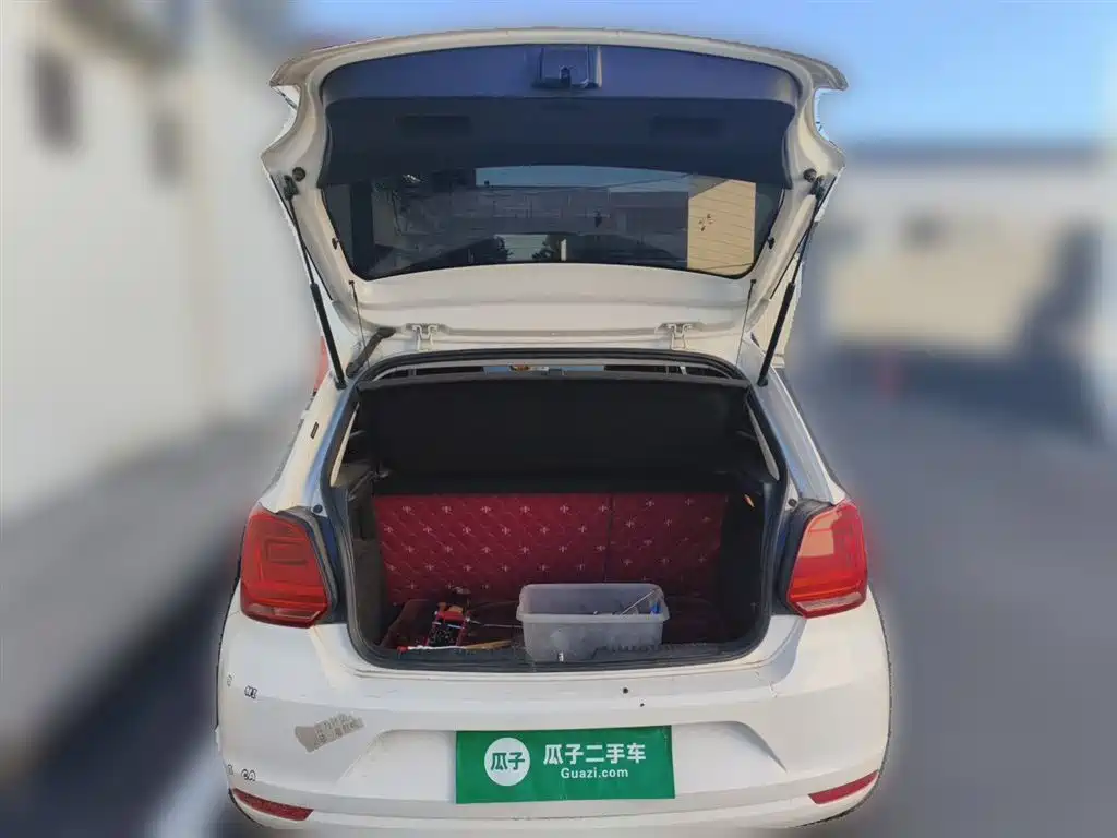Volkswagen Polo 2016 1.4L Automatic Trend фото 15