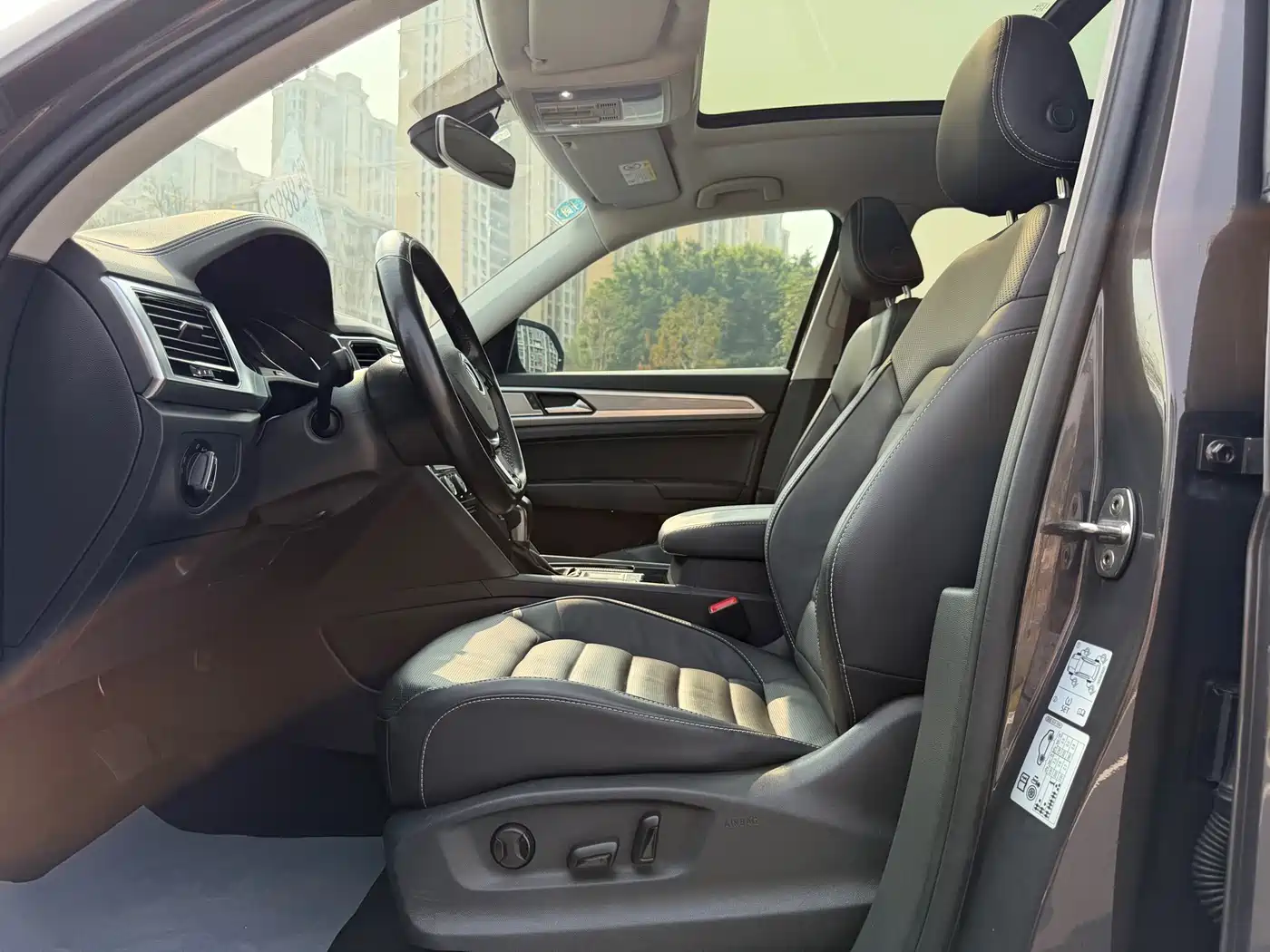 Volkswagen Teramont 2019 330TSI 2WD Luxury China VI фото 4