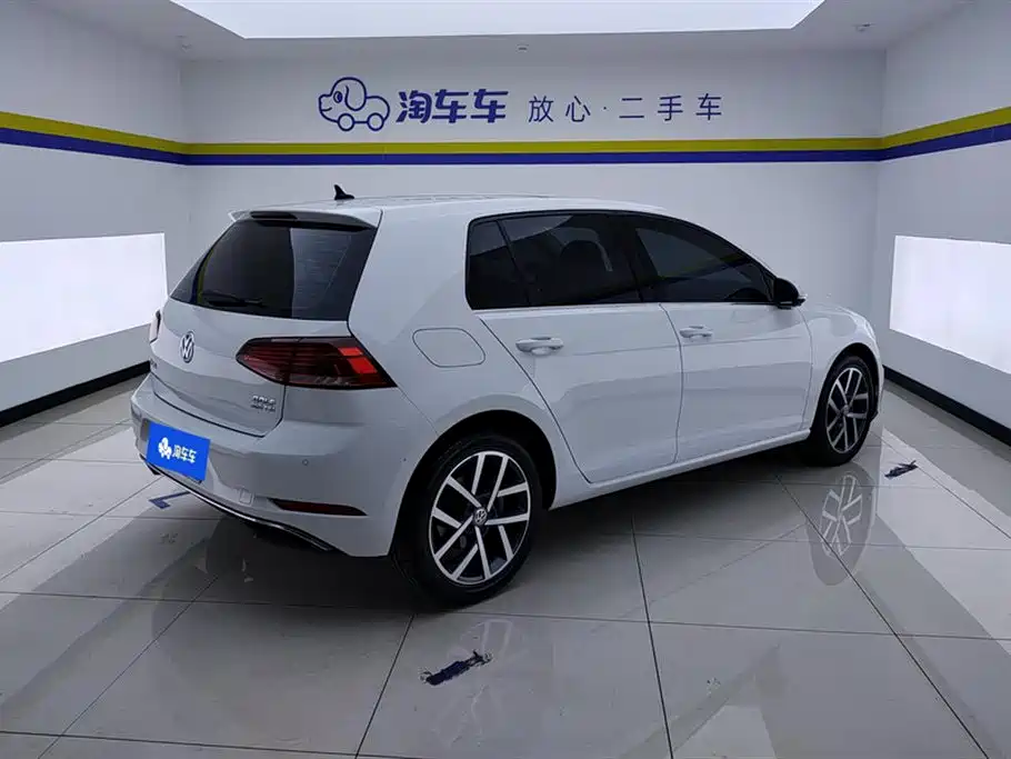 Volkswagen Golf 2020 Beloved Edition 280TSI DSG Comfort фото 3