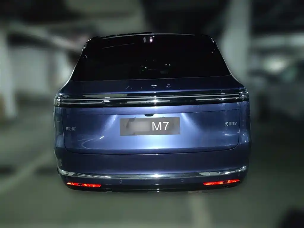 AITO Wenjie AITO M7 2026 Extended Range Ultra AWD 5-Seater фото 4