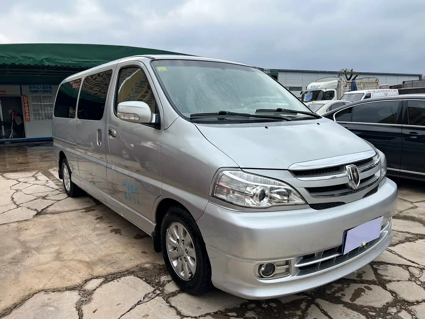 Jinbei Grace 2009 2010 2.7L-3rd Gen Imperial Luxury Long Wheelbase 9-seater 2TR