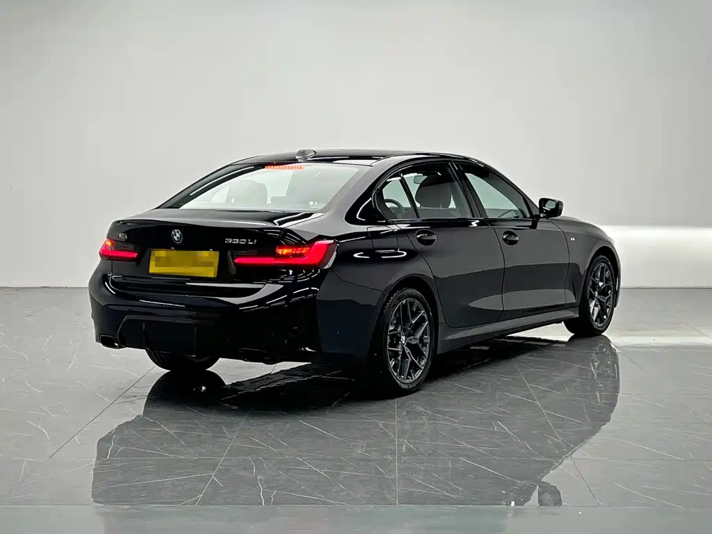 BMW 3 Series 2026 2026 330Li M Sport Shadowline Package