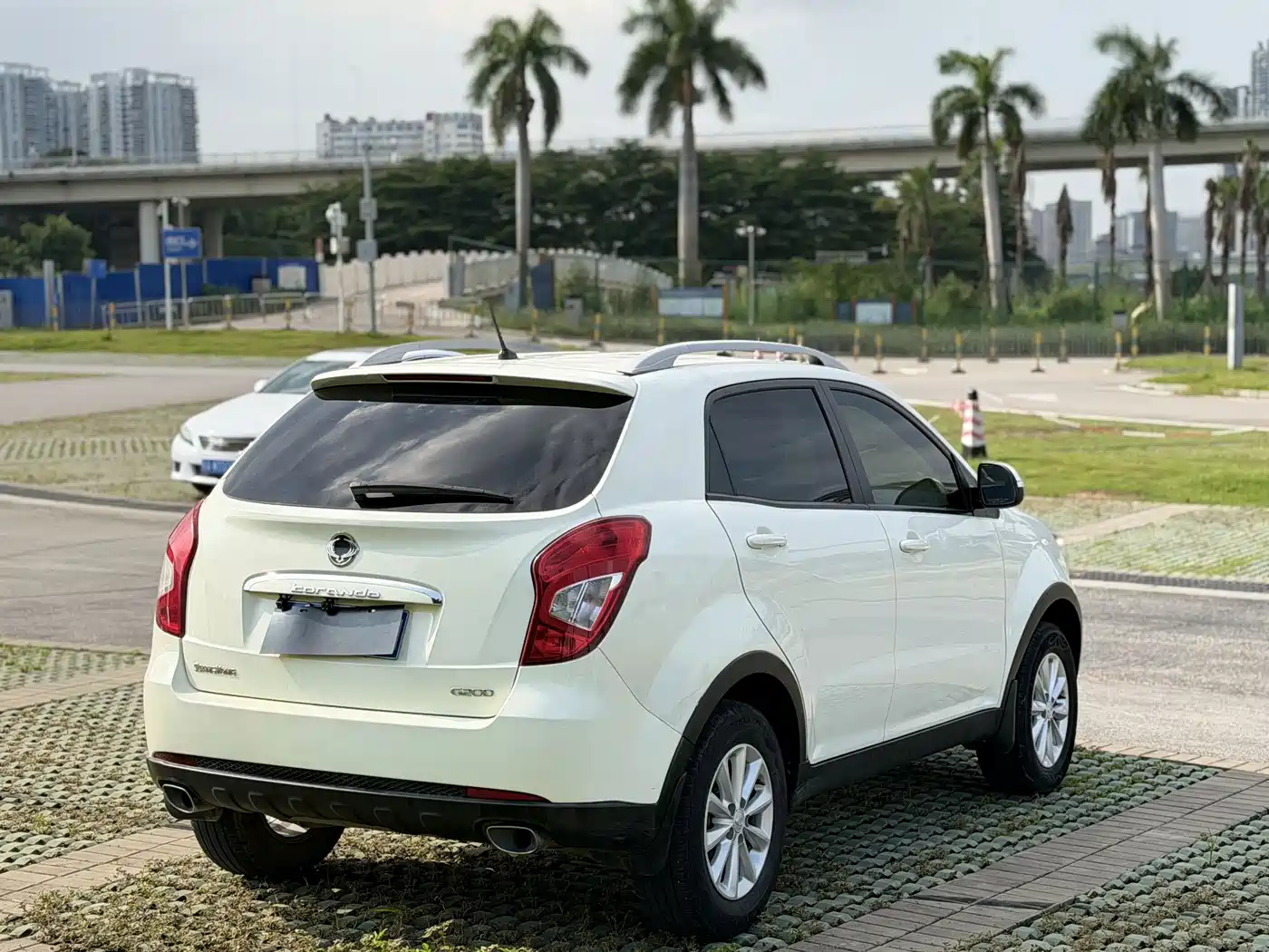 SsangYong Korando 2018 2015 2.0L 2WD Automatic Pure Edition