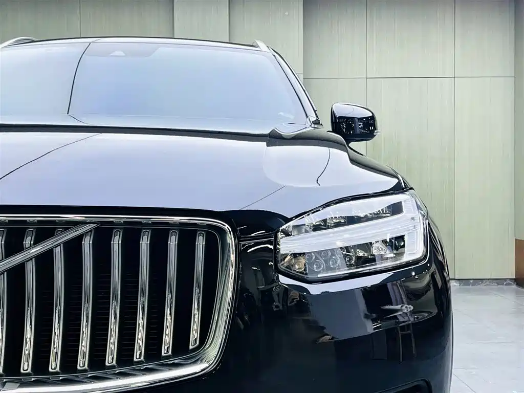 Volvo XC90 Plug-in Hybrid 2022 2021 E-Drive Hybrid T8 Premium Luxury 7-Seater