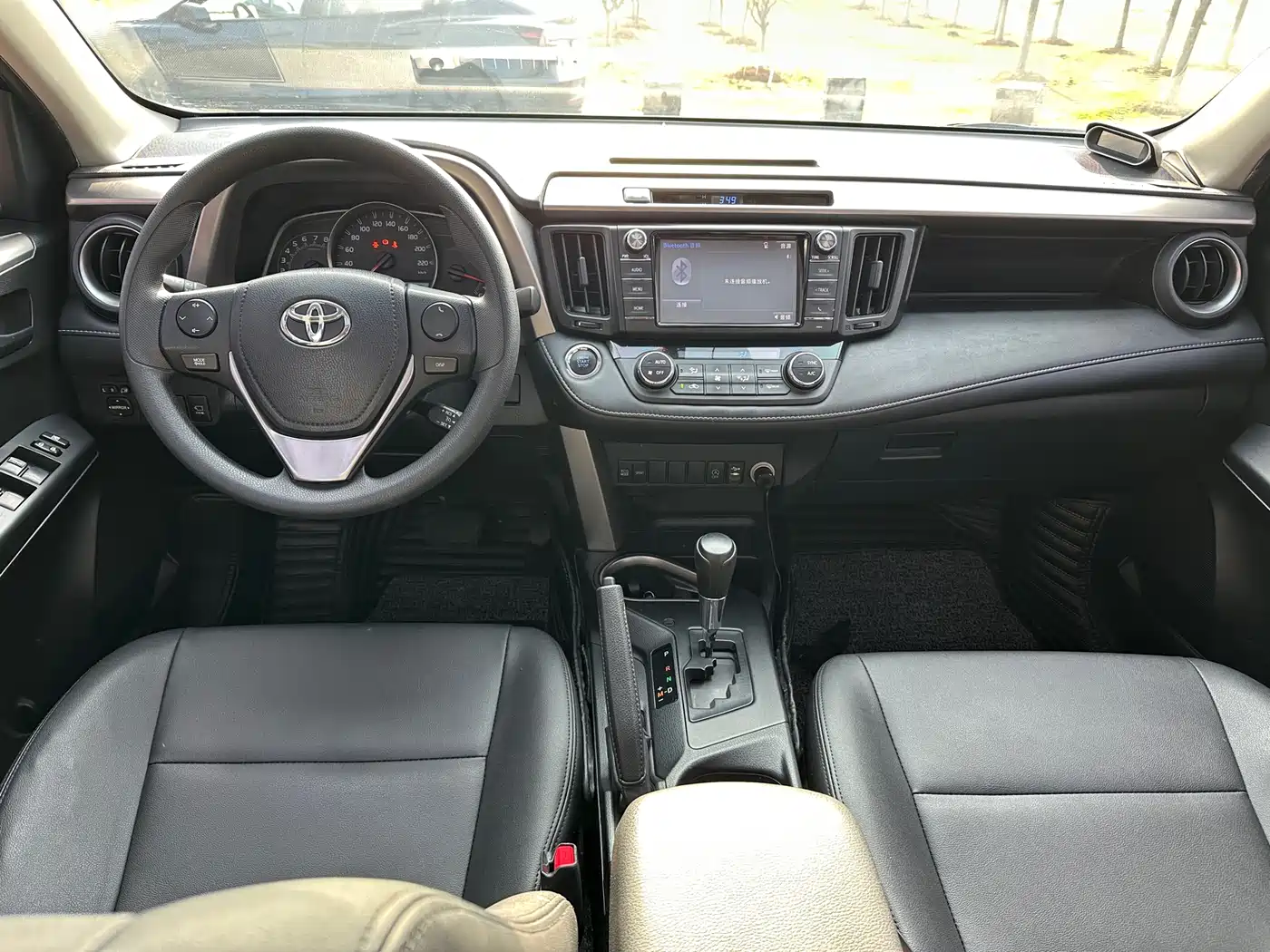 Toyota RAV4 Rongfang 2016 2.0L CVT 2WD Trend (China V) фото 10