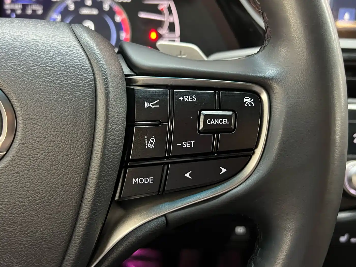 Lexus ES 2022 300h Excellence Edition фото 21
