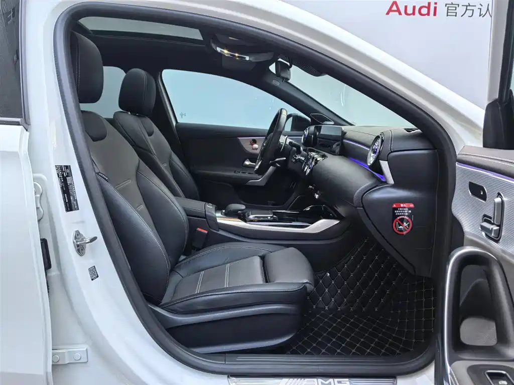 Mercedes-Benz A-Class AMG 2023 Model Year AMG A 35 L 4MATIC фото 10