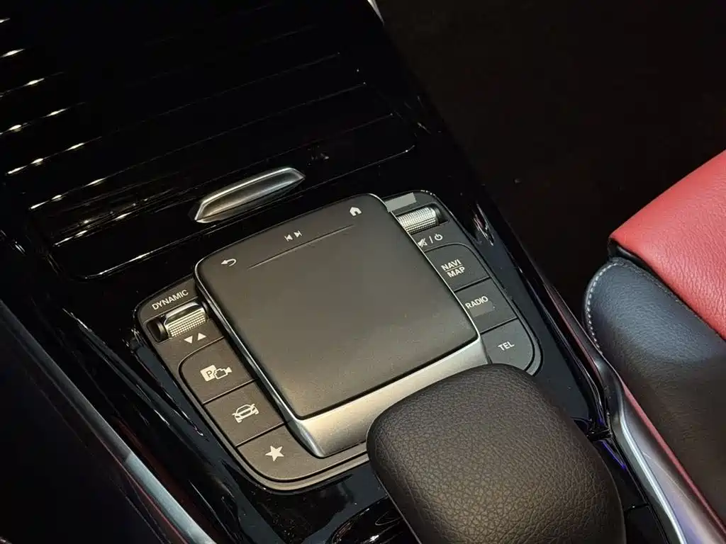 Mercedes-Benz A-Class AMG (Import) 2020 AMG A 35 4MATIC фото 12