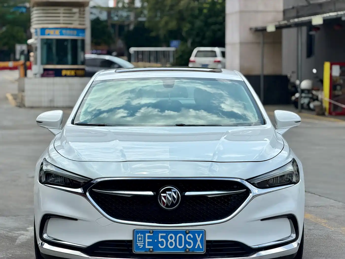 Buick LaCrosse 2019 28T Luxury Edition фото 2