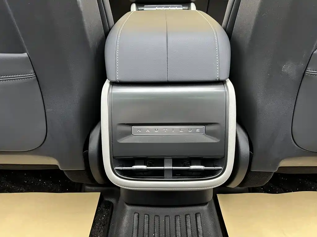 Lincoln Nautilus 2026 2026 2.0T 4WD Premium Edition