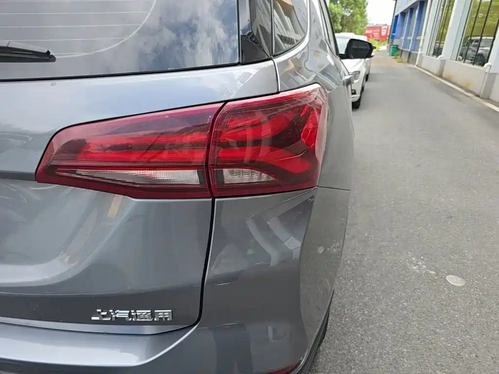 Фото 24 - Chevrolet Equinox