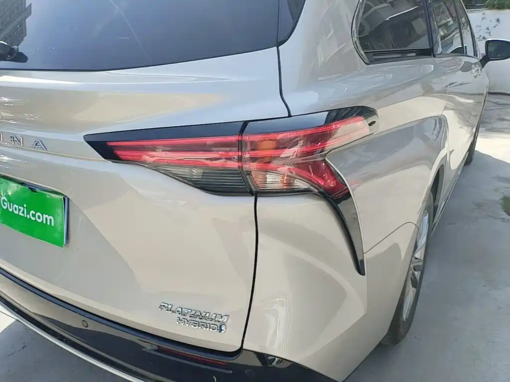 صورة 24 - Toyota Sienna