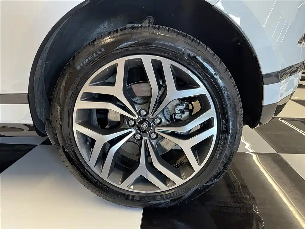 Land Rover Range Rover Evoque 2023 Range Rover Evoque L 249PS Luxury Edition фото 9