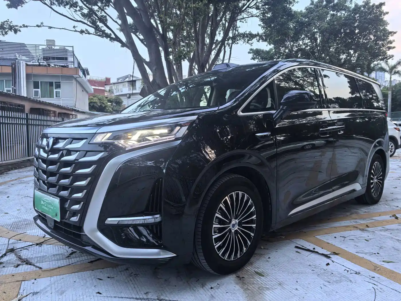 Denza D9 2025 DM-i Smart Drive Edition 1020 AWD Premium