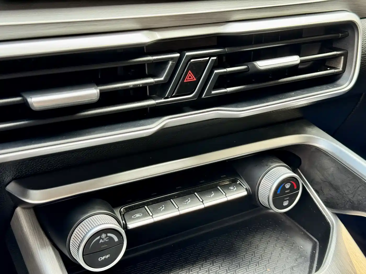 GEELY AUTOMOBILE BINYUE