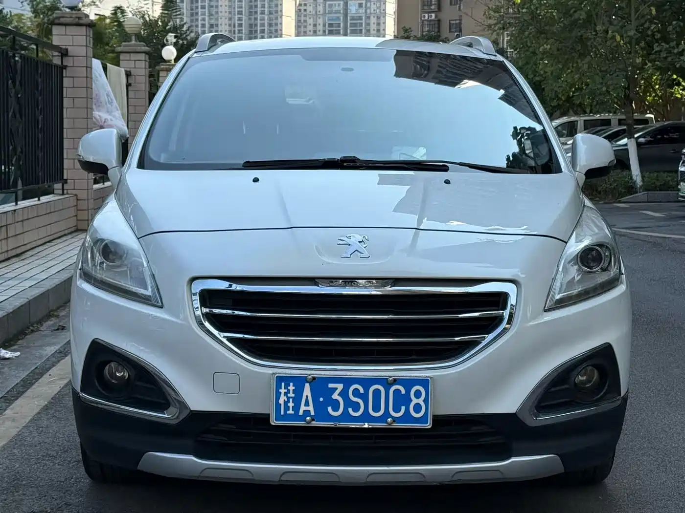 Peugeot 3008 2015 2.0L Automatic Classic Edition фото 2