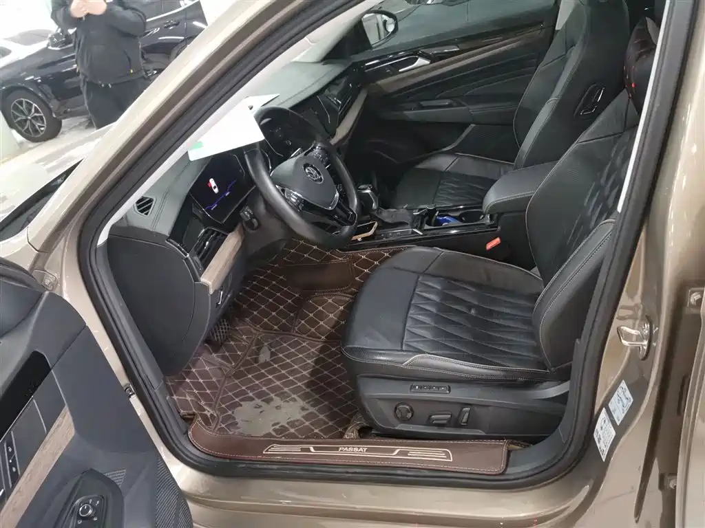 Volkswagen Passat 2019 Model 330TSI Luxury Edition China V фото 8