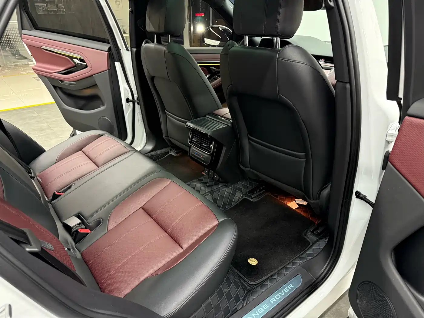 Land Rover Range Rover Evoque 2021 Range Rover Evoque L 249PS R-Dynamic S Performance Edition фото 12