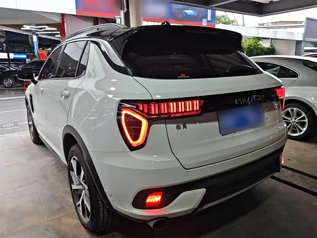 Lynk & Co 01 2017 2.0T AWD Pro фото 5