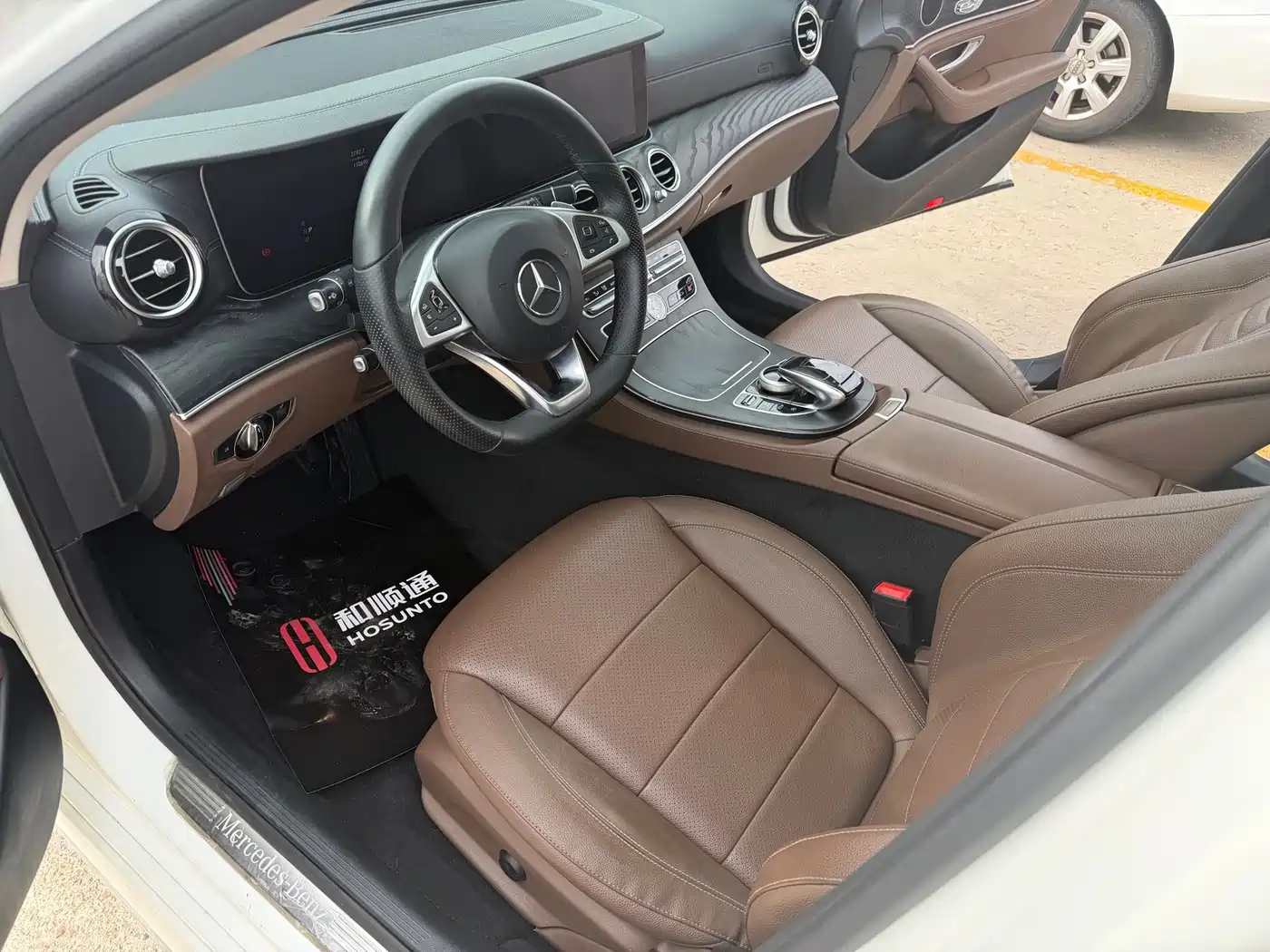 Photo 4 - Mercedes-Benz E-Class