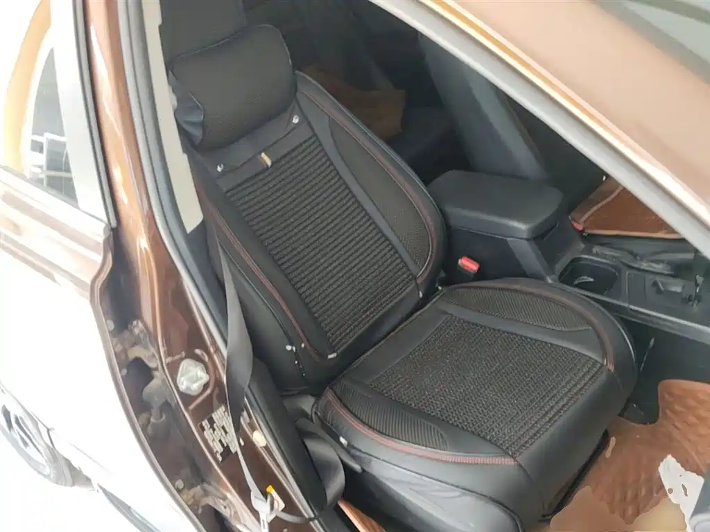 Toyota RAV4 Rongfang 2016 2.0L CVT 2WD Trend (China V) фото 25