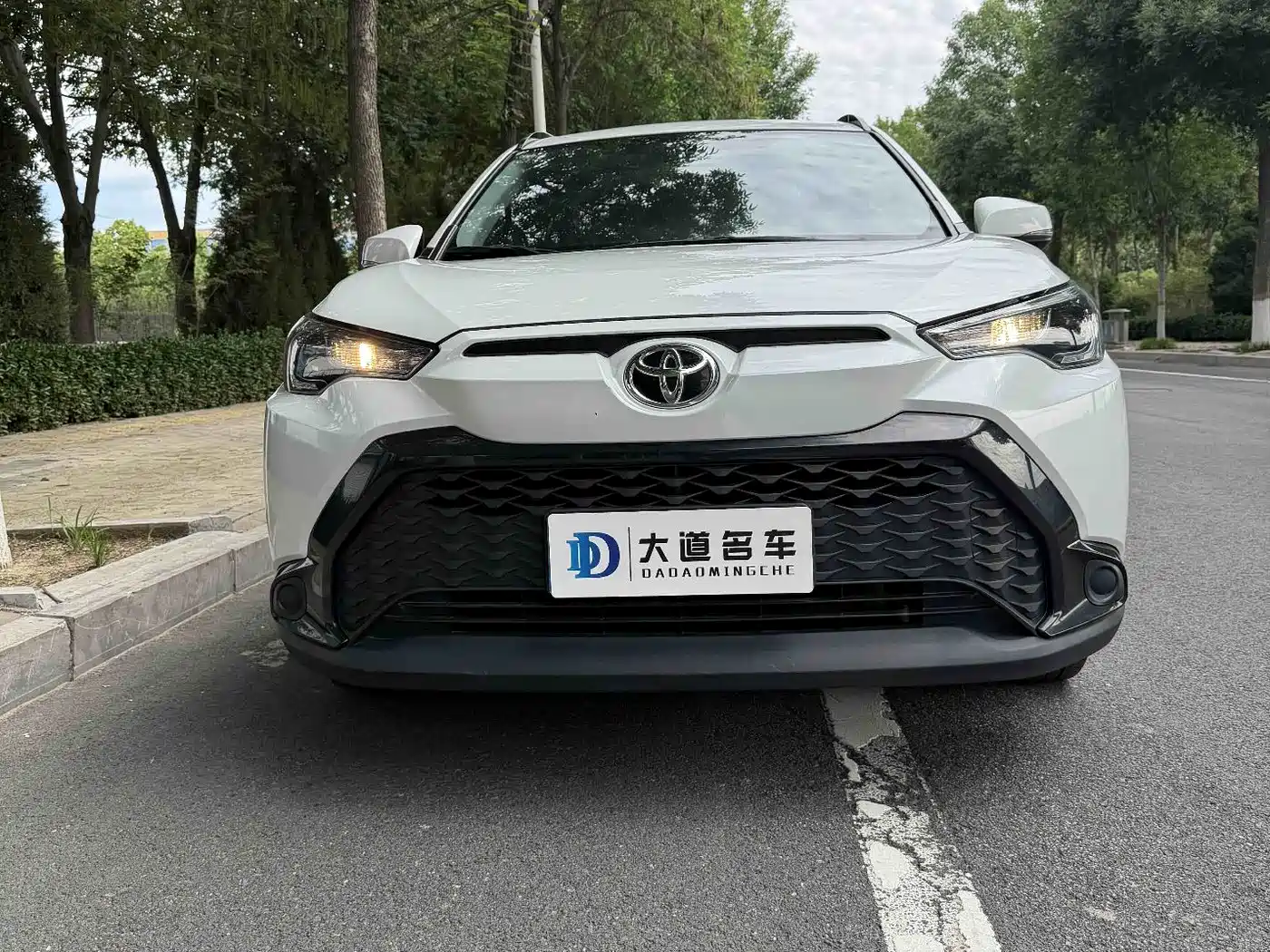 Toyota Frontlander 2023 2.0L CVT Elite Edition фото 2
